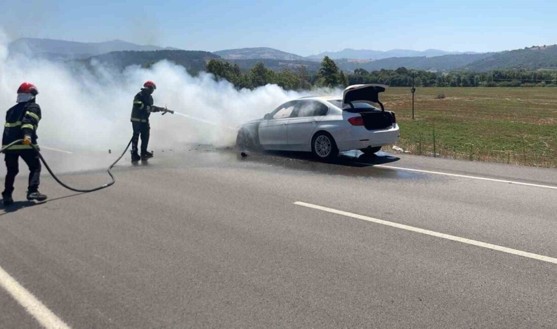 Osmaniye’nin Bahçe ilçesinde seyir halindeyken alev alan bir araç kullanılamaz
