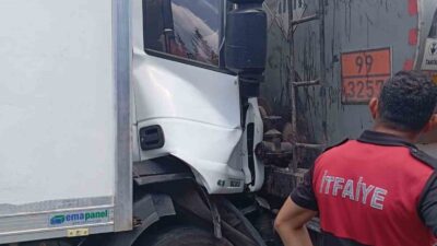 Osmaniye’nin Düziçi ilçesinde meydana gelen trafik kazasında tankere arkadan çarpan