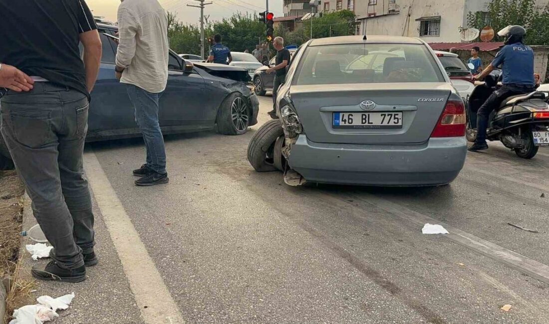 Osmaniye ilinde meydana gelen zincirleme trafik kazasında 4 araç birbirine