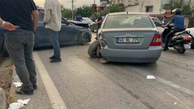 Osmaniye ilinde meydana gelen zincirleme trafik kazasında 4 araç birbirine