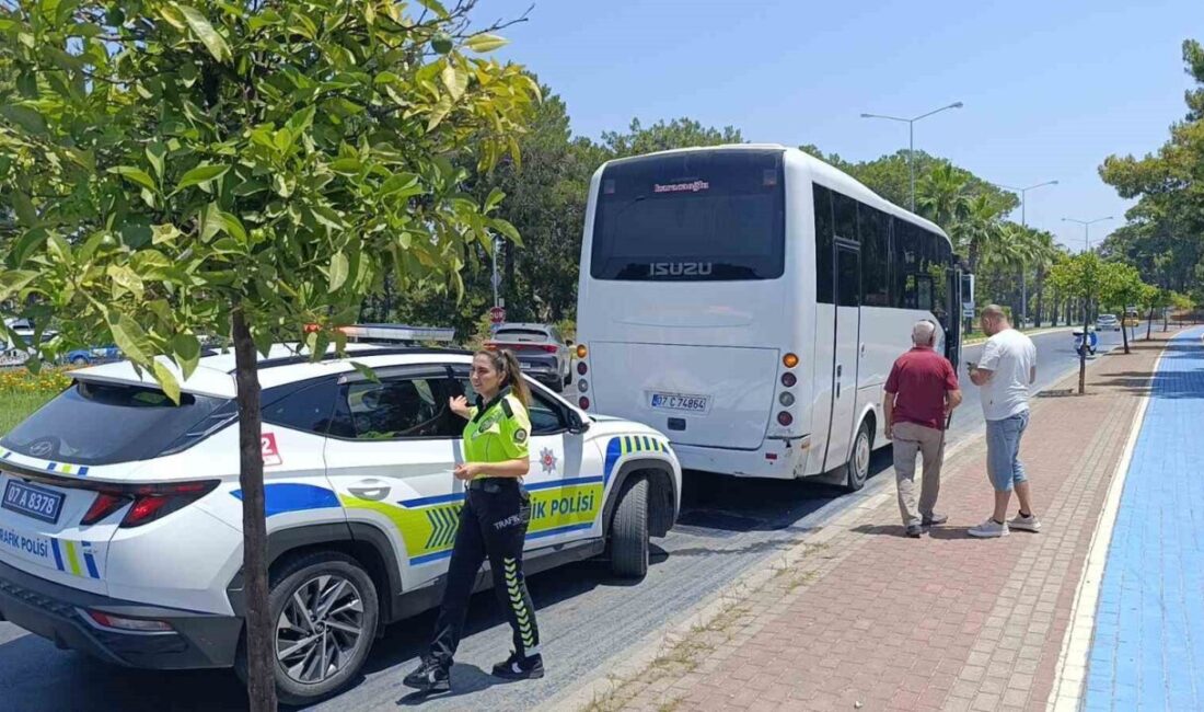 Manavgat ilçesinde bir otel servisine motosikletin arkadan çarpması sonucu meydana