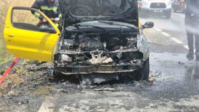 Tekirdağ’ın Süleymanpaşa ilçesinde seyir halindeki bir otomobil, henüz bilinmeyen bir