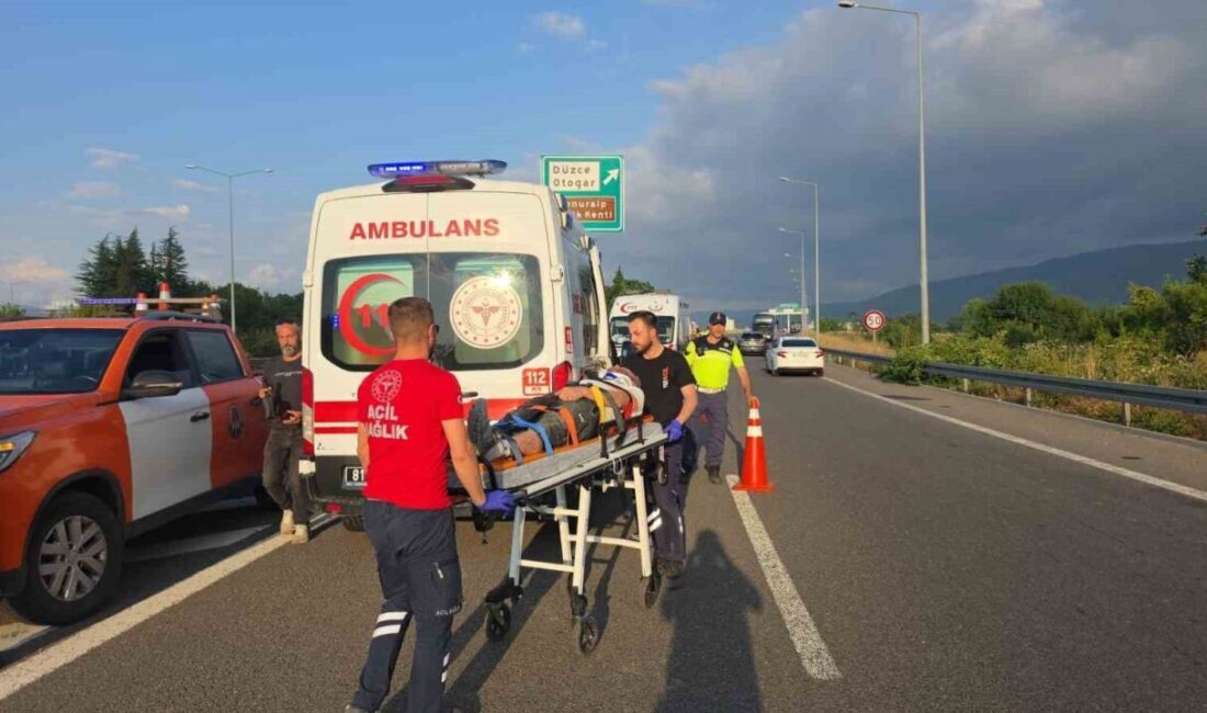 Anadolu Otoyolu’nda Düzce gişeleri yakınlarında meydana gelen trafik kazasında bir