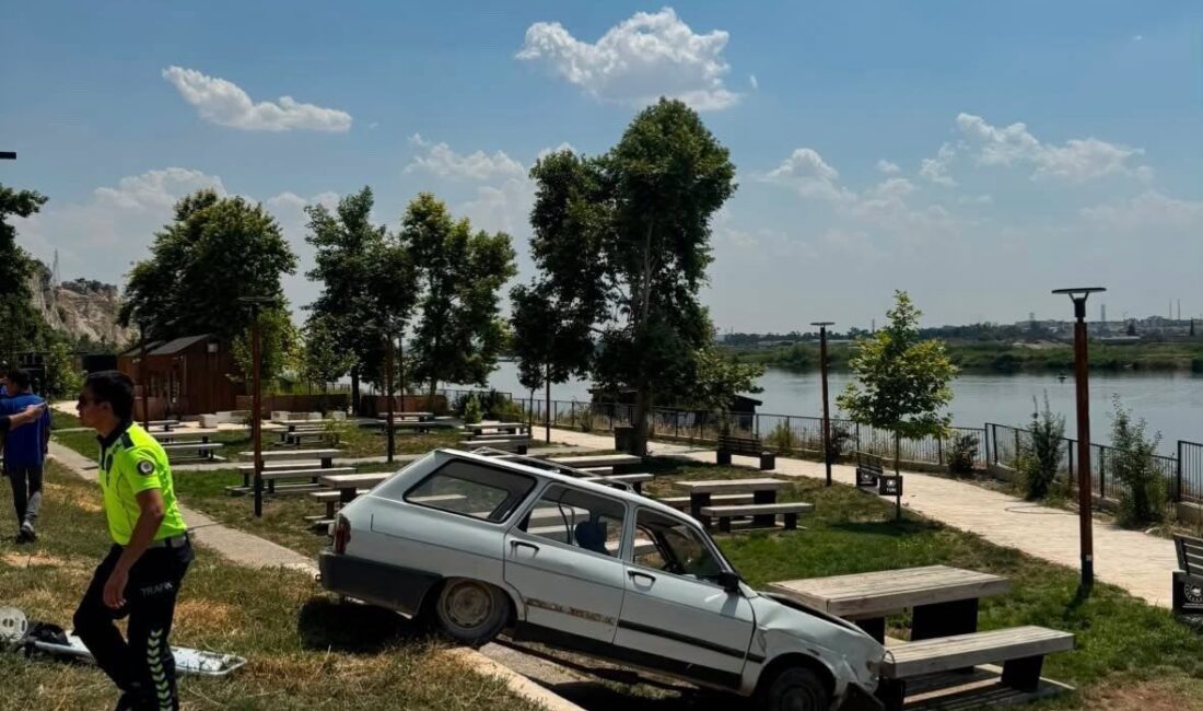Birecik ilçesinde meydana gelen trafik kazasında bir kişi yaralandı. Kaza,