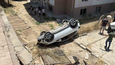 Adıyaman ilinde meydana gelen bir trafik kazasında, bir otomobil kontrolden