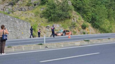 Zonguldak’ta bir otomobil ile bir tırın çarpıştığı kazada yaşlı bir