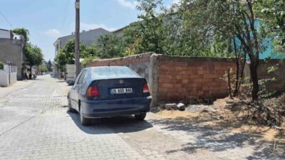 Eskişehir’de bir otomobilin iç elektrik sistemi nedeniyle çıkan yangın, hızlı