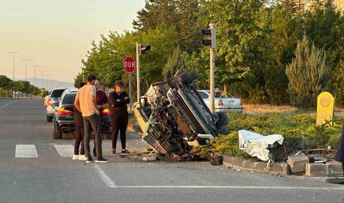 Melikgazi ilçesinde meydana gelen trafik kazasında, bir otomobil ile hafif