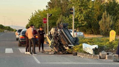 Melikgazi ilçesinde meydana gelen trafik kazasında, bir otomobil ile hafif