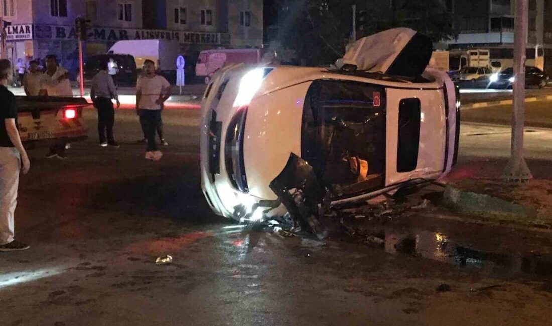 Ereğli ilçesinde meydana gelen trafik kazasında, 2 otomobil çarpıştı ve