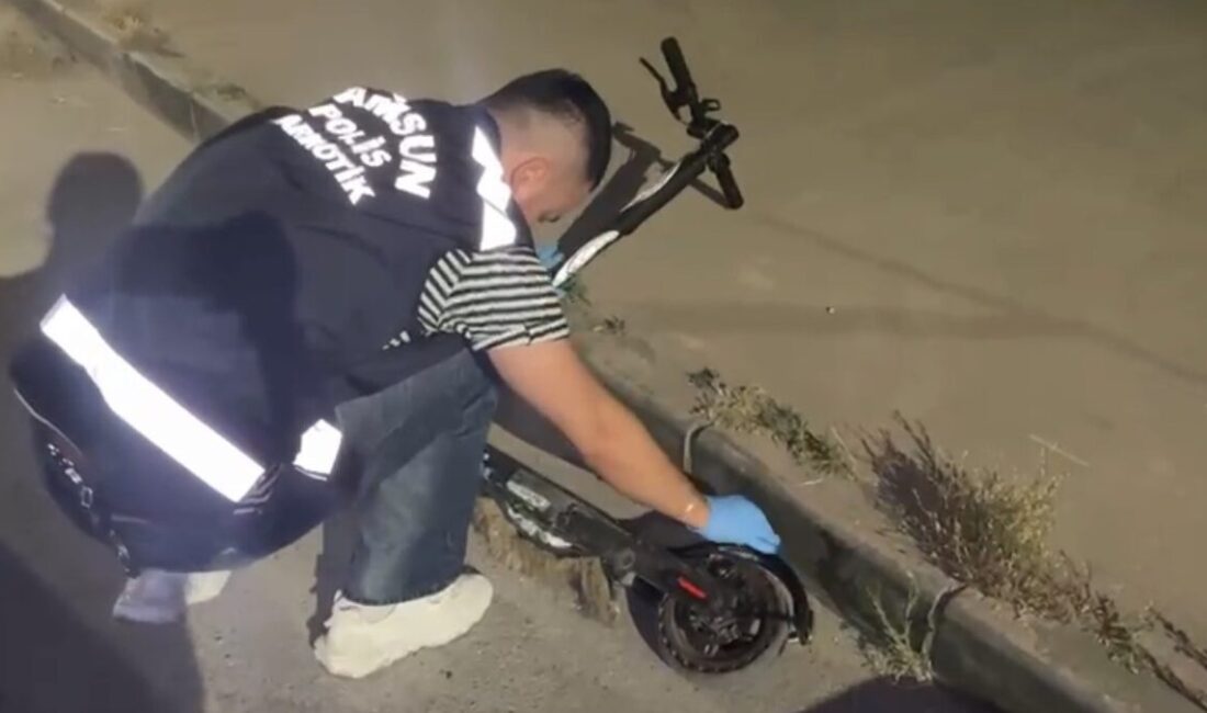 Samsun’da Narkotik polisinin düzenlediği bir operasyonda, elektrikli scooterın batarya bölümüne