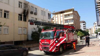 Manavgat’ta Bir Apartmanda Çıkan Yangın Kontrol Altına Alındı Antalya’nın Manavgat