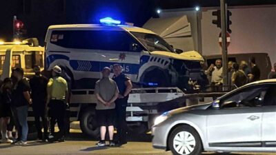 Eskişehir’de, bir polis aracının olaya destek gitmek için hareket halindeyken