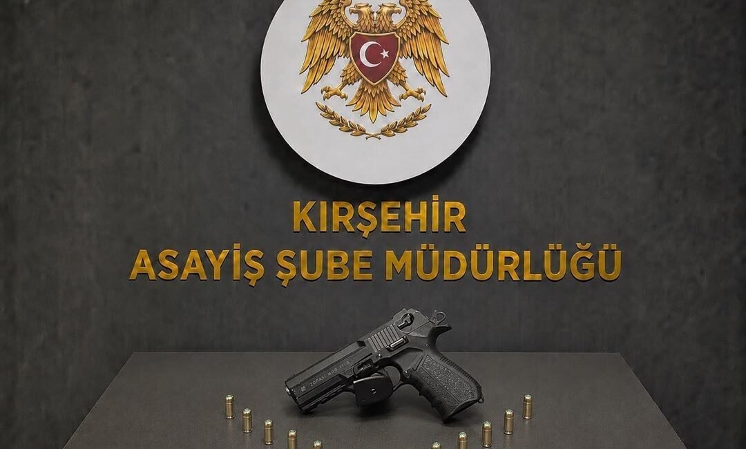 Kırşehir Emniyet Müdürlüğü ekipleri yaptıkları operasyonlarda büyük miktarda silah ve
