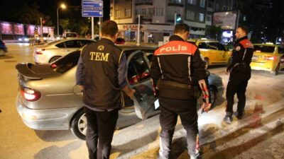 Afyonkarahisar’da polis tarafından gerçekleştirilen denetimlerde, “Türkiye Güven Huzur Uygulaması” kapsamında