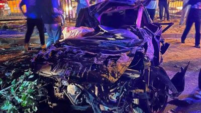 Bir trafik kazası sonucu Bingöl’de bir otomobilin kontrolden çıkarak refüje