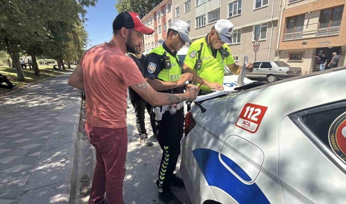 Eskişehir’de gerçekleştirilen polis denetimlerinde sahte plaka kullandığı belirlenen bir kamyonet