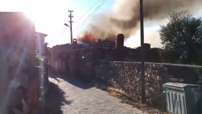 Manisa’nın Salihli ilçesine bağlı Kemer Mahallesi’nde meydana gelen yangında bir