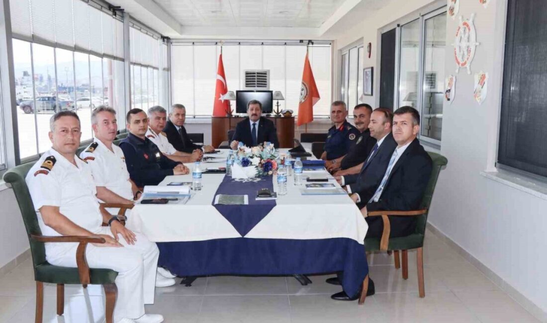Samsun Valisi Orhan Tavlı’nın başkanlığında düzenlenen İl Güvenlik ve Asayiş