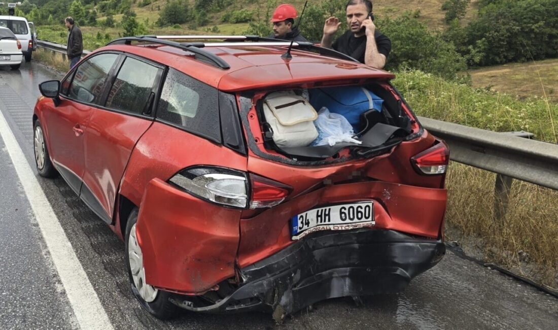 Samsun’un Kavak ilçesinde meydana gelen trafik kazasında 4 kişi yaralandı.