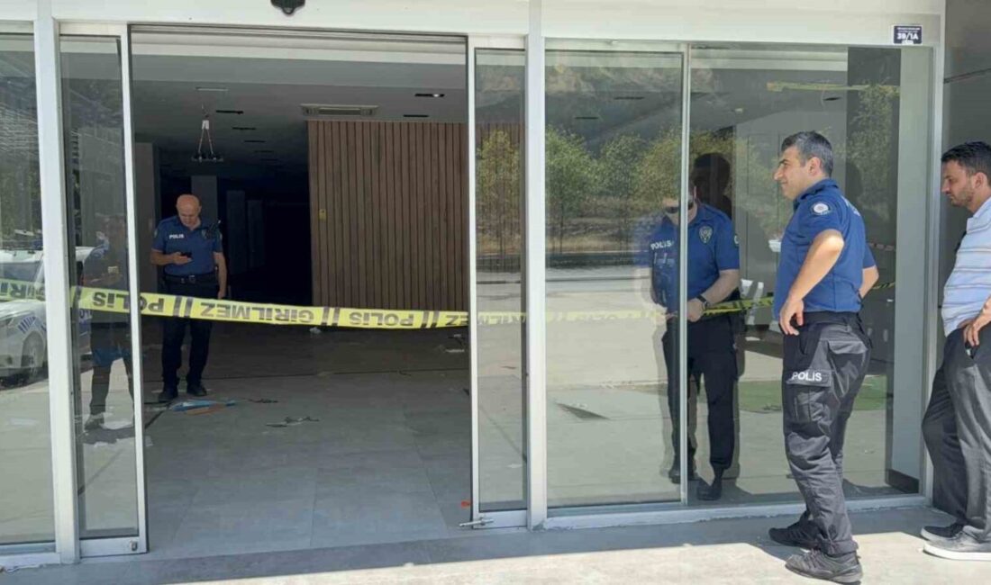Samsun’un Tekkeköy ilçesinde bir eski mobilya mağazasında meydana gelen silahlı