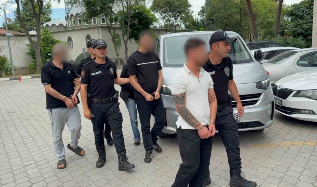 Samsun’da gerçekleştirilen operasyonda tutuklanan 4 şüpheli, adli makamlara teslim edildi.