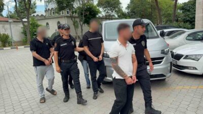 Samsun’da gerçekleştirilen operasyonda tutuklanan 4 şüpheli, adli makamlara teslim edildi.
