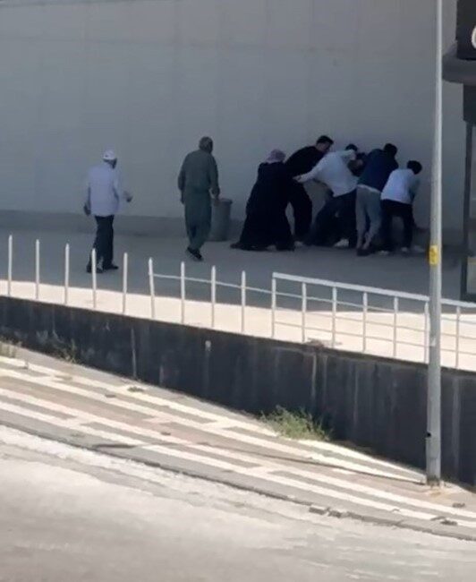 Şanlıurfa’da bir baba dükkanlarının satışı konusunda yaşanan anlaşmazlık sonucu kardeşler