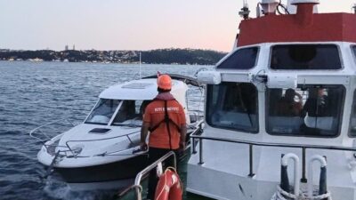 Sarıyer açıklarında su alan ve içinde 2 kişi bulunan 8