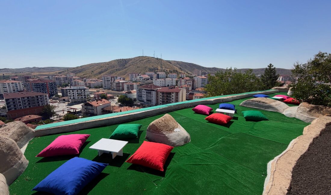 Şefaatli Belediyesi, ilçenin simge mekanlarından biri olan Kale Park Sosyal