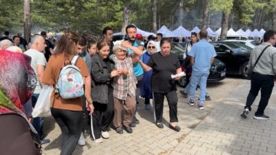 Karabük ilinde düzenlenen Aladağ Şenlikleri esnasında başına ağaç dalı isabet