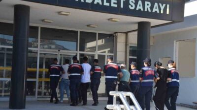 Antalya’nın Serik ilçesinde, jandarma ekipleri tarafından yakalanan ve sosyal medya