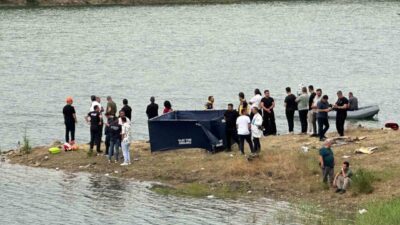Bucak ilçesindeki Onaç Barajı’nda serinlemek için suya giren İbrahim Bozkurt