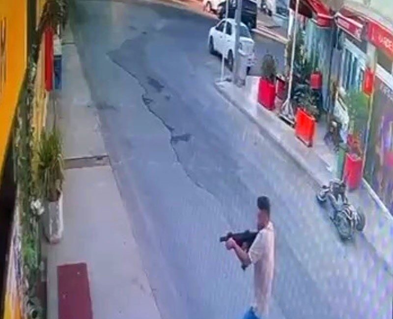 Bodrum ilçesinde, alkollü olduğu iddia edilen bir kişi, sevgilisi olarak