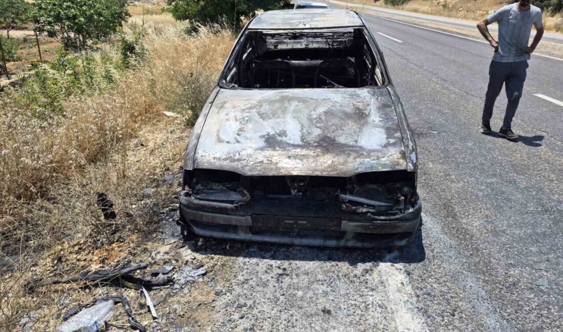 Gaziantep’in Yavuzeli ilçesinde seyir halindeki bir araç, aniden alev alarak