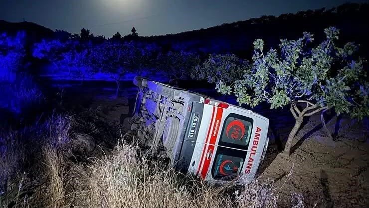 Pervari ilçesindeki bir hasta nakli sırasında meydana gelen kaza sonucu