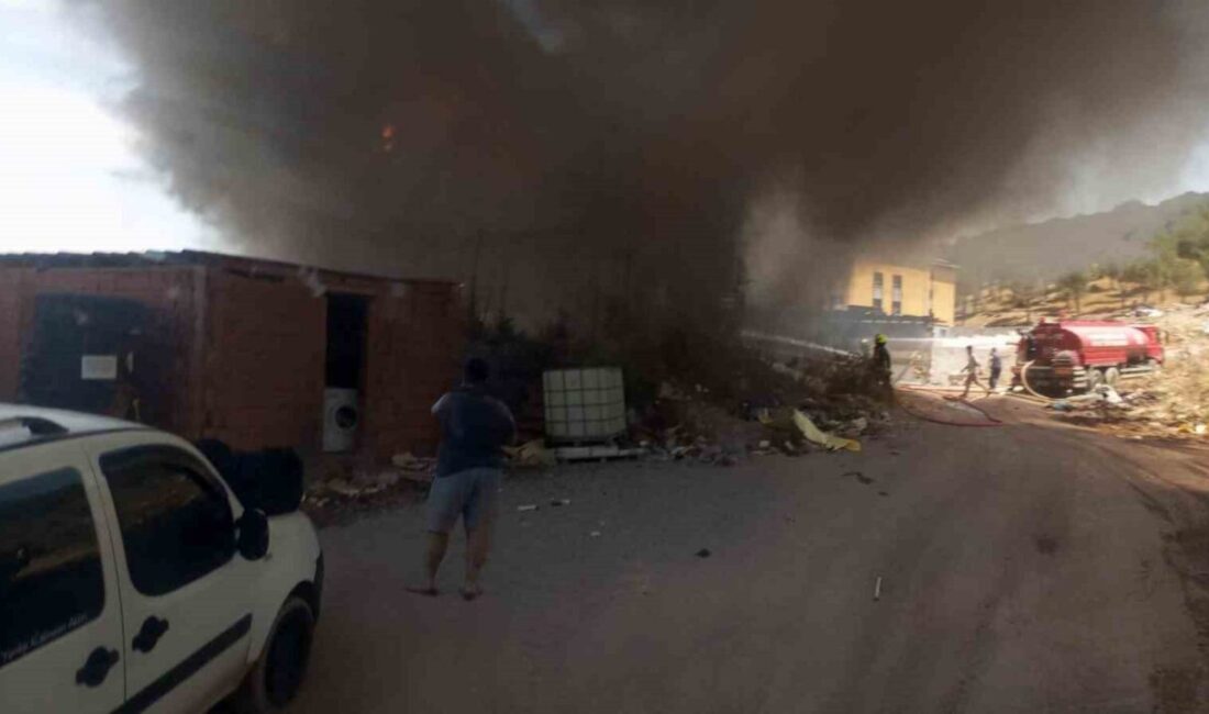 Balıkesir’in Sındırgı ilçesinde işçilerin kaldığı konteyner alanında meydana gelen yangında,