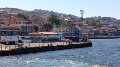 Mudanya ilçesinde, bir çocuk şişme botla denize açıldıktan sonra panikledi