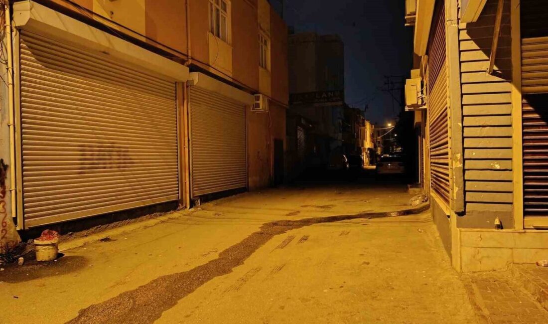 Adana’da 24 yaşındaki bir kadın, sokak ortasında silahlı saldırıya maruz