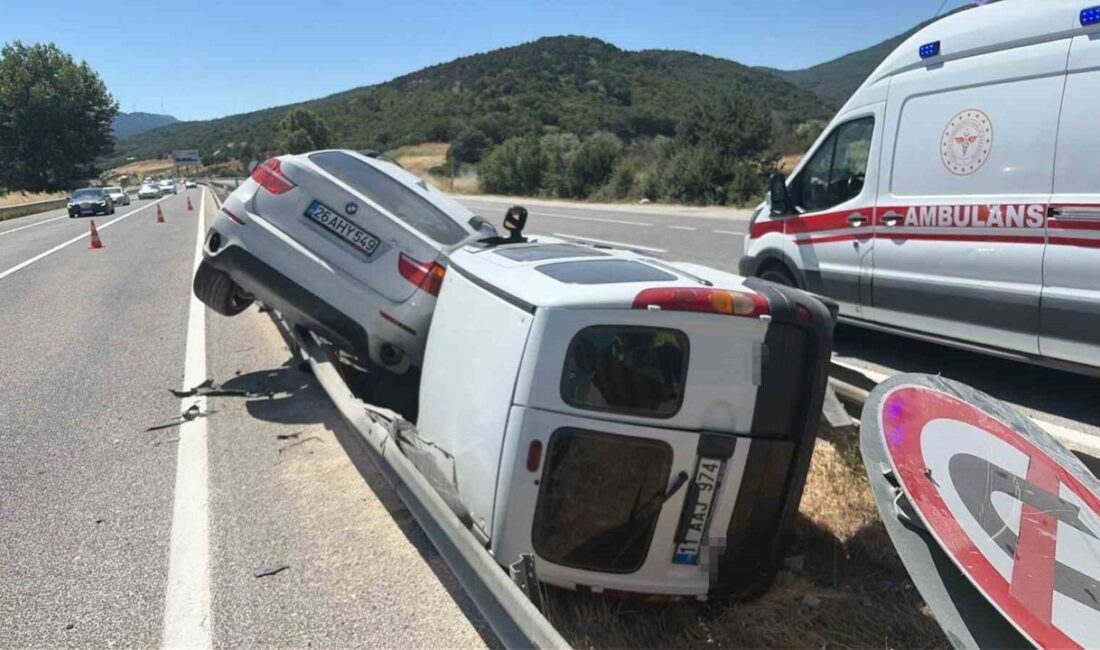 Bilecik’te meydana gelen trafik kazasında, aynı yönde seyir halindeki iki
