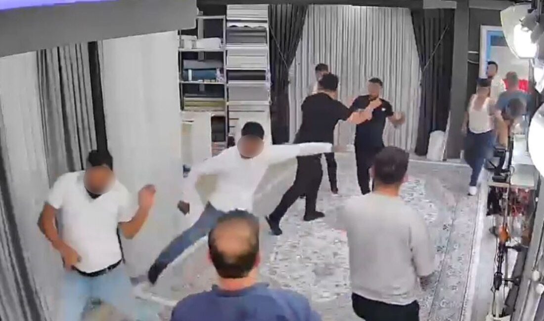 Esenyurt’ta Bir Kişi, Bıçak ve Sopa Kullanan Bir Grubun Saldırısından