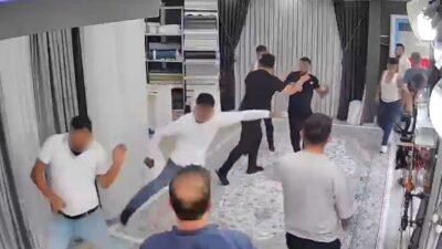 Esenyurt’ta Bir Kişi, Bıçak ve Sopa Kullanan Bir Grubun Saldırısından