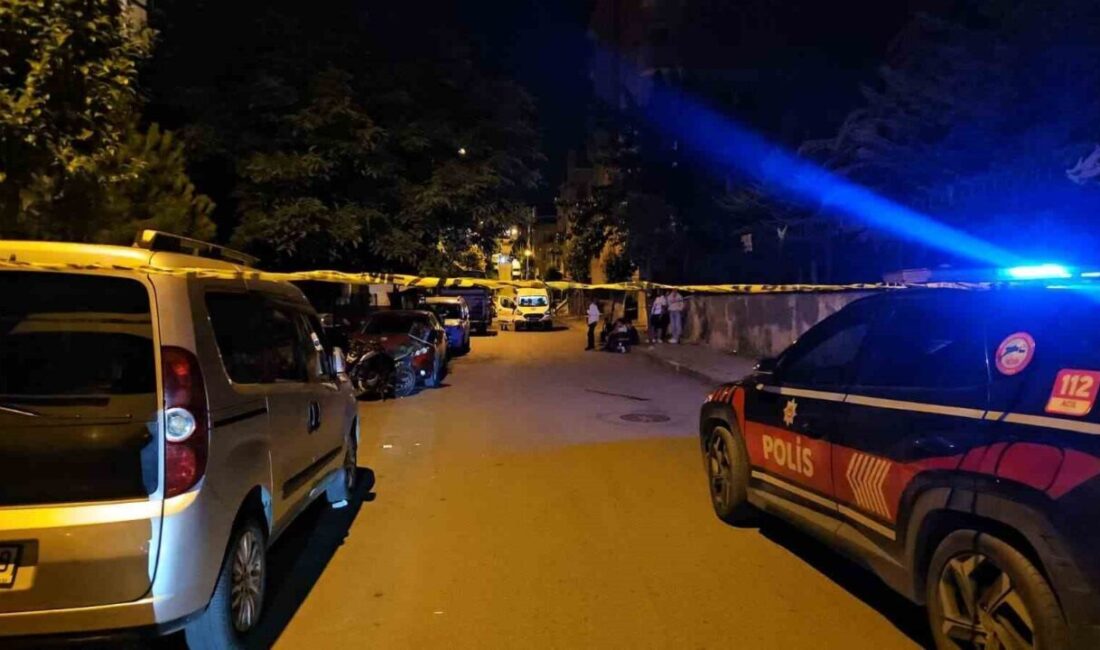 Sultangazi’de meydana gelen olayda, üç kişi arasındaki tartışma silahlı kavgaya