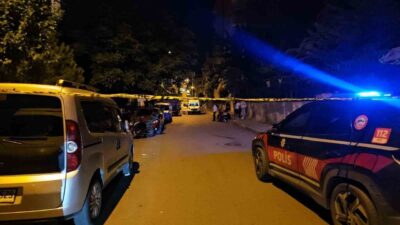 Sultangazi’de meydana gelen olayda, üç kişi arasındaki tartışma silahlı kavgaya