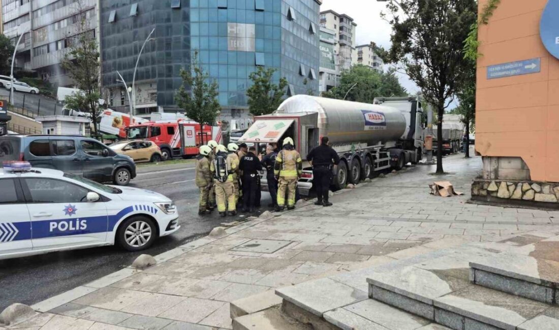 İstanbul’un Sultangazi ilçesinde bir akaryakıt tankeri, arka kısmından çıkan basınçlı
