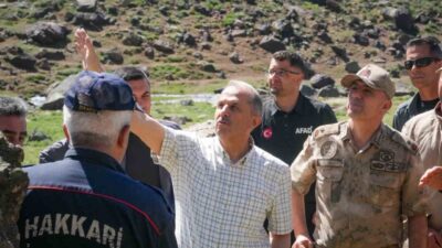 Hakkâri Valisi İbrahim Taşyapan, Süpha Dürek Dağı’na tırmanırken kaybolan dağcının