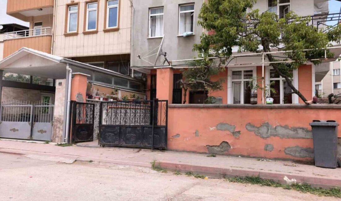 Bursa’nın İnegöl ilçesinde bir apartmanın bahçesinde meydana gelen olayda, 3
