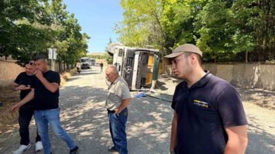 Eskişehir’de bir tır sürücüsü, aracının freninin boşalması sonucu çevredeki insanlara