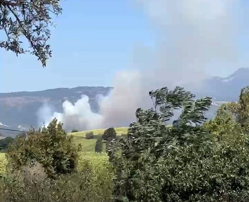 Balıkesir’in Susurluk ilçesinde kaplıca bölgesinde çıkan yangına hem karadan hem
