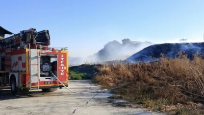 Susurluk ilçesinde meydana gelen yangın, itfaiye ekiplerinin hızlı müdahalesiyle kontrol